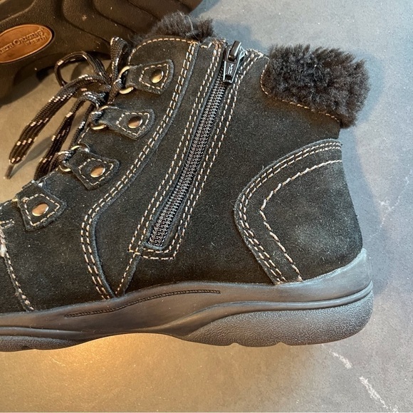 Earth Origins Crowley Water Resistant Lace-Up Ankle Boots  Earth Origins sz 8 Crowley black suede lace-up winter boots